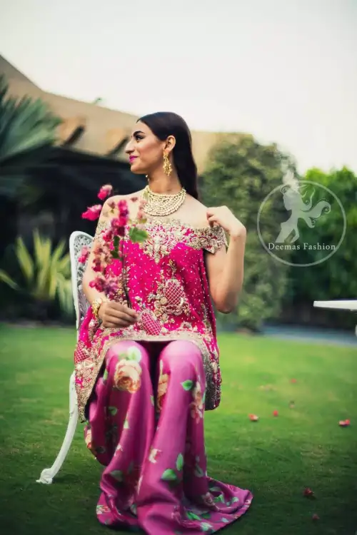 Crinkle Chiffon Short length frock features beautiful and lovely embellishments that accentuate the neckline and border on the hemline. Crinkle