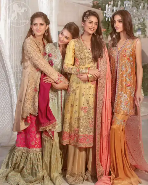 This outfit is perfect for mehendi mayon day. Heavily embellished in the front with intricate embroidered pattern done with golden