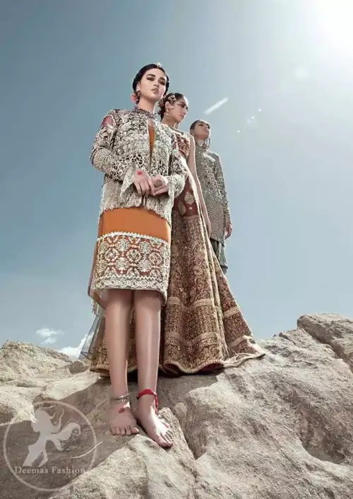 Tradition meets modernity. Delicately crafted and personifying chic elegance with an element of grandiose. This super stunning shirt is made