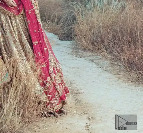 This dress is majestic beauty. A jacquard fabric maxi adorning personification of a majestic look with a contemporary silhouette showcasing