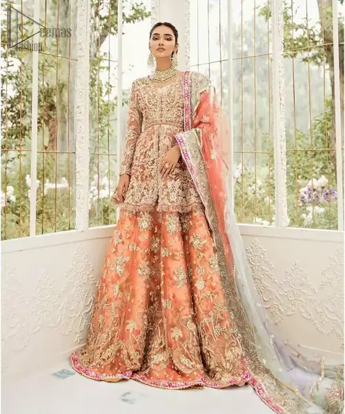 Captured in traditional silhouette, The bridal stands out due to its uniqueness and the perfect fusion of modern cut and
