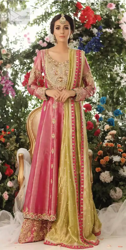 Nothing speaks of femininity and class louder than this mehndi outfits for bridesmaids. This beautiful mehndi dress comes with anarkali