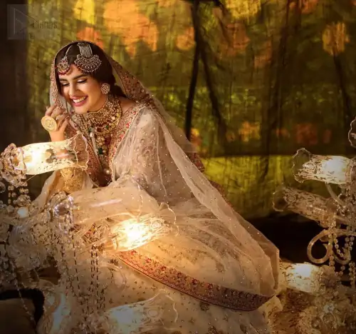 Delicately crafted and personifying chic elegance with an element of grandiose. This outfit is beautifully sculptured with geometric embroidery, adorned