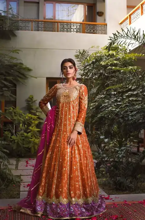 Let the crowd stare and make it worth their while when you walk wearing this anarkali frock. Designed to flaunt