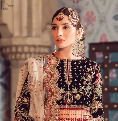 The new season is all about making a statement. Captured in traditional silhouette, The bridal stands out due to its