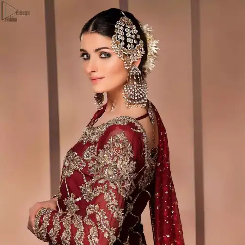 This style-savvy bride totally pulled off our classic bridal wear with an unmatchable grace and giving major bridal goals. The