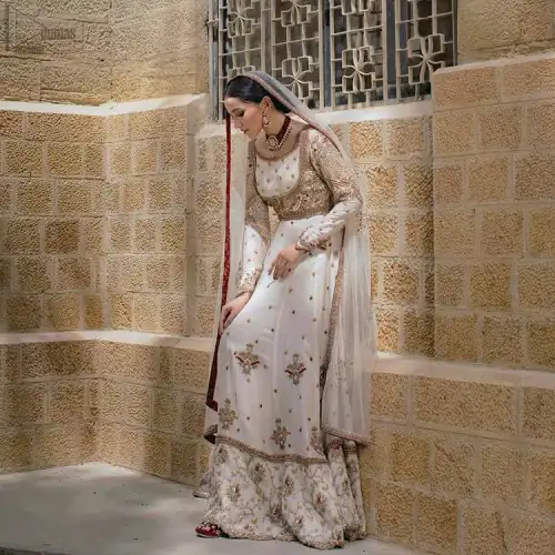 Exceptionally styled and symphonized stitching makes you gorgeous enough that it would surely make your big days remembering one. The