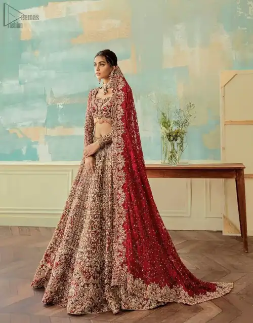 Come up with something fab on your wedding day, with a meritorious Red Lehenga Blouse. A full-sleeved attire made with