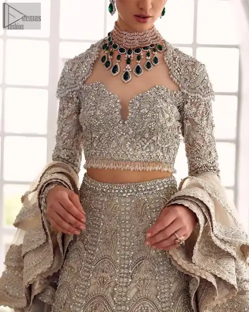 Your wedding day becomes more memorable when the guests are stunned by your majestic beauty and the perfect arrangements that