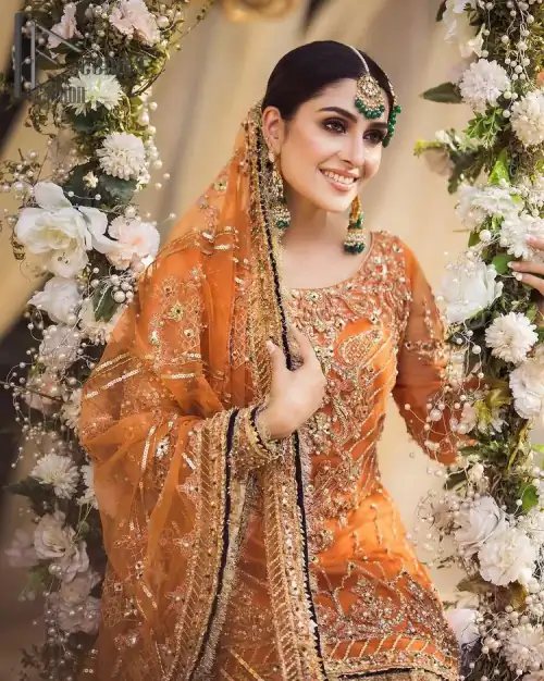 Time to treat yourself with an orange article of Deemas Fashion. This orange heartiest mealtime article will twirl your heart.