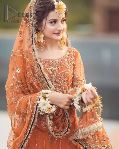 Time to treat yourself with an orange article of Deemas Fashion. This orange heartiest mealtime article will twirl your heart.