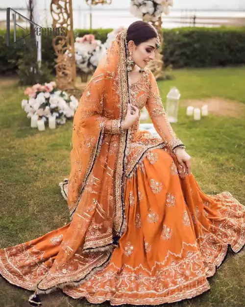 Time to treat yourself with an orange article of Deemas Fashion. This orange heartiest mealtime article will twirl your heart.