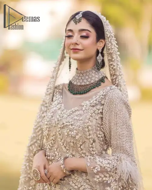Nothing shines out more than a bride in her most natural state. For the Love of Ivory, this outfit was