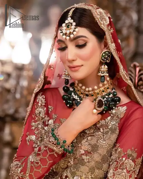 Take your style up a few notches with this bold yet elegant piece on your Big day. This red full