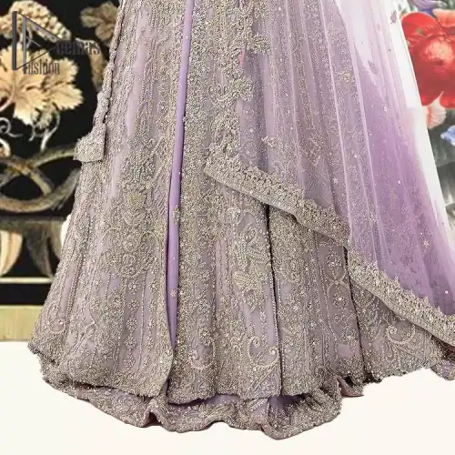Creating the energy of modish is never been easy for a bride. So, Deemas Fashion presents the lilac front open