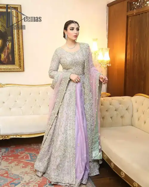 Creating the energy of modish is never been easy for a bride. So, Deemas Fashion presents the lilac front open