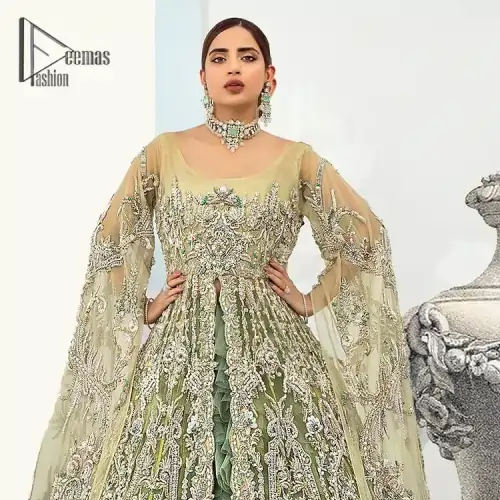 Confected on a luxury outfit with spectacular colors and contrast, this style serves for an elevated look. Delicate embroidery of