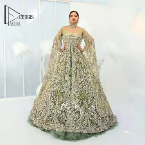 Confected on a luxury outfit with spectacular colors and contrast, this style serves for an elevated look. Delicate embroidery of