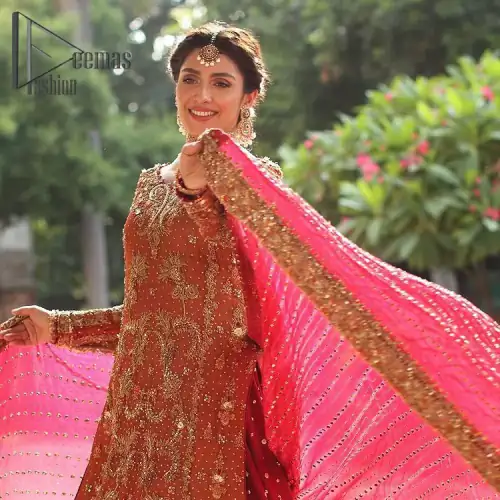 Wondering what an aesthetic bridal attire looks like? The beauty in red makes you go gaga over your look and