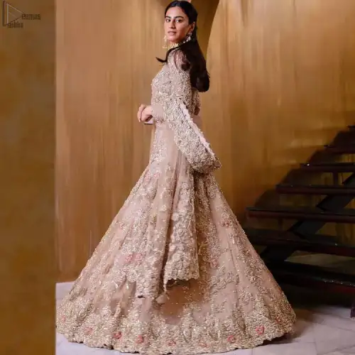 As a symbol of intense beauty and delicacy, our professional designers symbolized rose with the Tea Rose Lehenga Blouse due