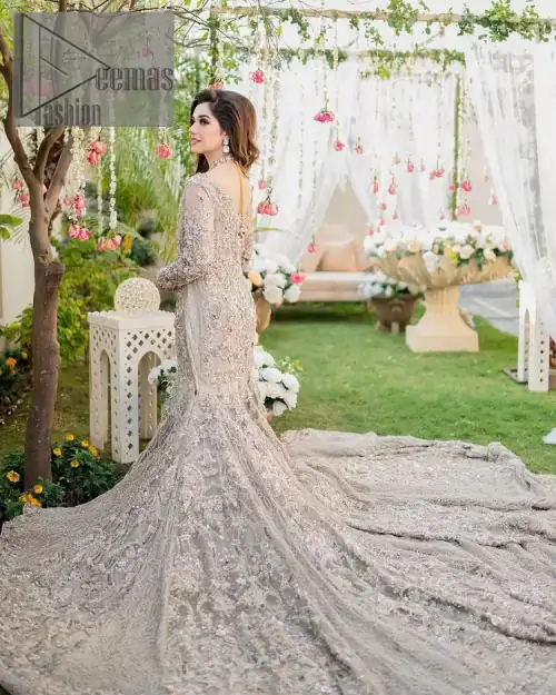 Embrace happiness on your Walima in the colour of beige-pink along this dreamiest fairy tail maxi. The floral fusion of