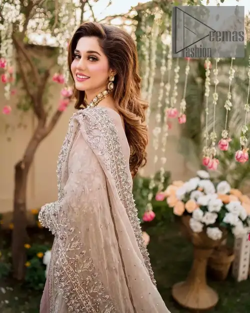 Embrace happiness on your Walima in the colour of beige-pink along this dreamiest fairy tail maxi. The floral fusion of