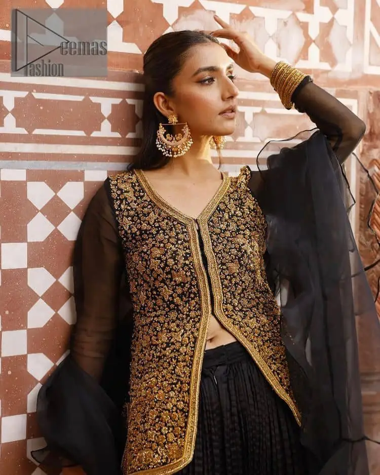 With the timeless charm of black so back on traditional flavour to steal everyone's heart. Introducing the black jacket that