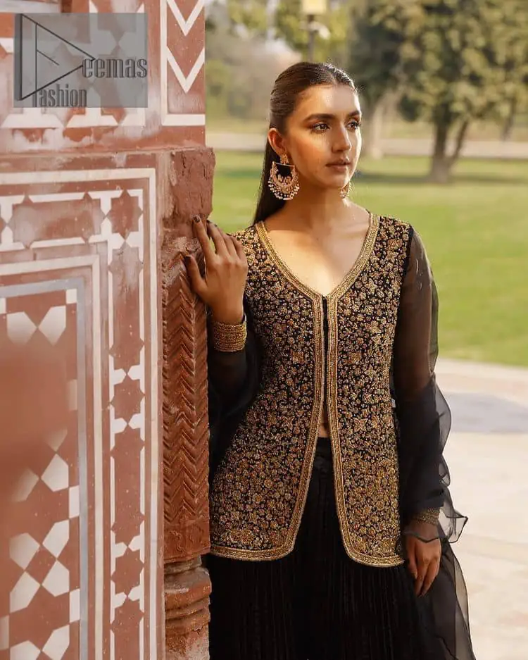 With the timeless charm of black so back on traditional flavour to steal everyone's heart. Introducing the black jacket that