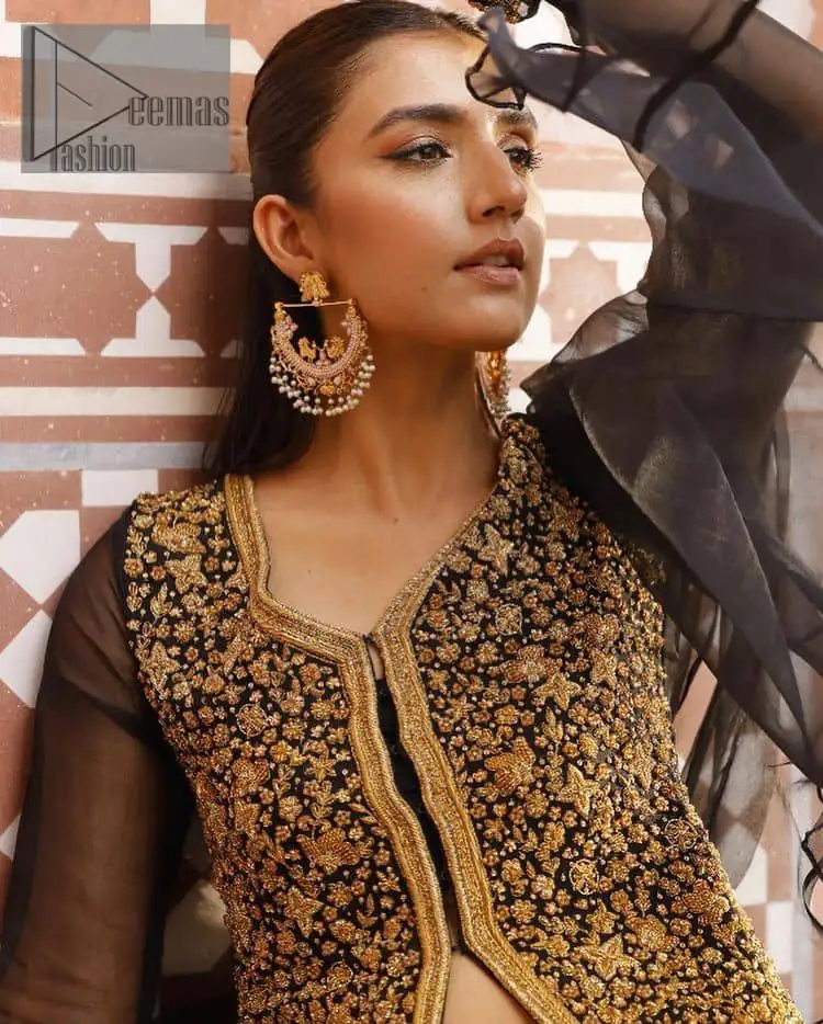 With the timeless charm of black so back on traditional flavour to steal everyone's heart. Introducing the black jacket that