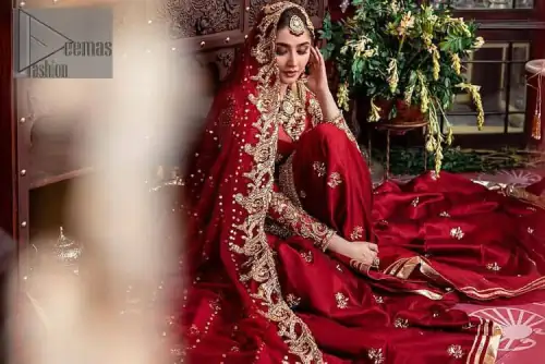 Bride love is in the air! DeemasFashion presents a red shirt rendered with golden embroidery and is enhanced with the