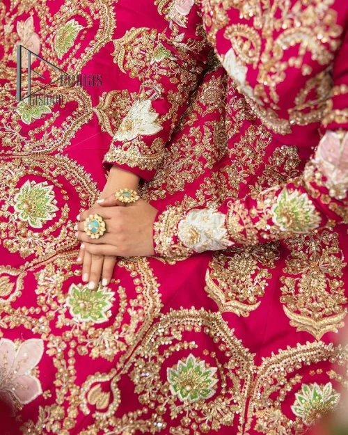 A wine that will make you rise and shine n your Big day. Begin this reception wear with wine red