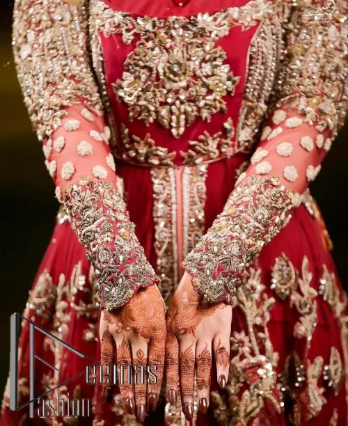 The magic of luxurious romantic silhouettes, giving out love and letting it come in. A maroon frilled maxi that is