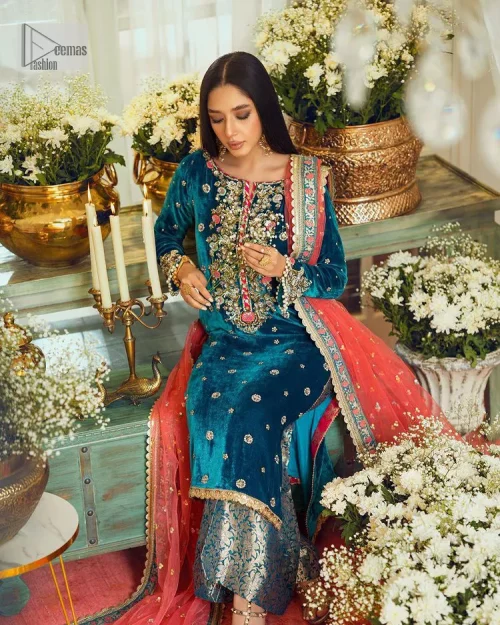 This dazzling yet elegant ensemble is perfect to make a statement at any event.  Long shirt for party dress in