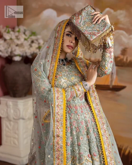 Enhance your beauty by dressing in magic. The most beautiful day of your life deserves an overall dome of embodiment,