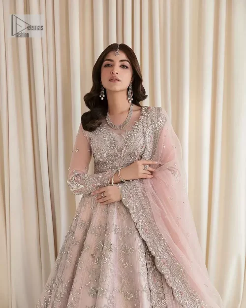 Rose Pink, is the colour of confidence on your big day. The blouse in the rose pink shade is embellished