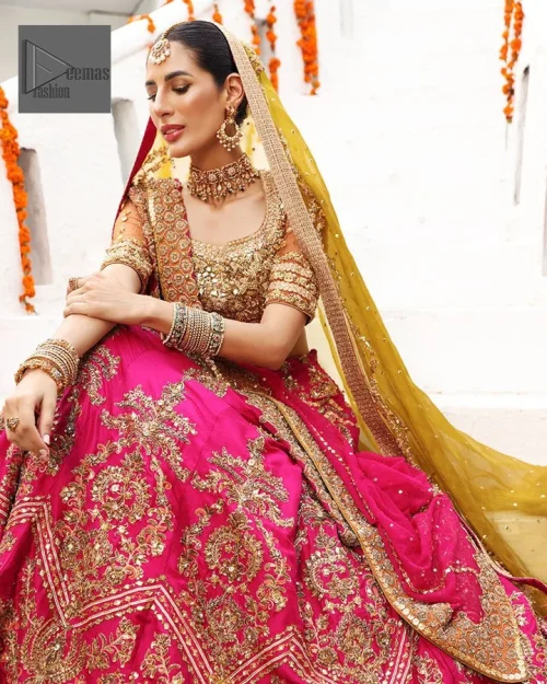 Further, the round neckline and the hole on the back give a romantic and royal touch to this masterpiece