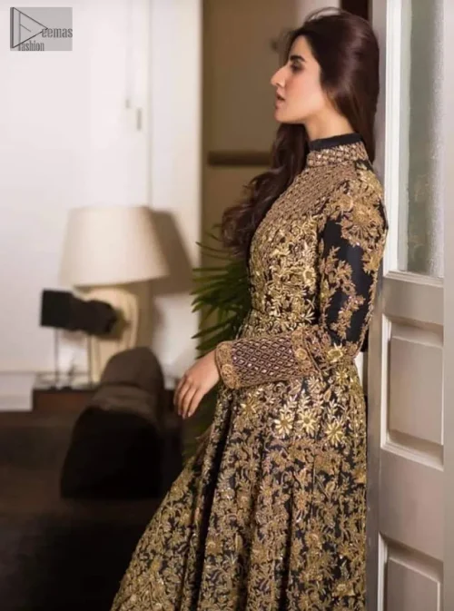 This creation is perfect for a Pakistani party and has a striking balance of tradition and contemporary flair.